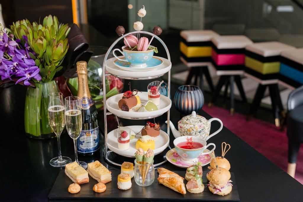 Adelphi Hotel Melbourne Exterior foto Afternoon tea at the InterContinental Sydney